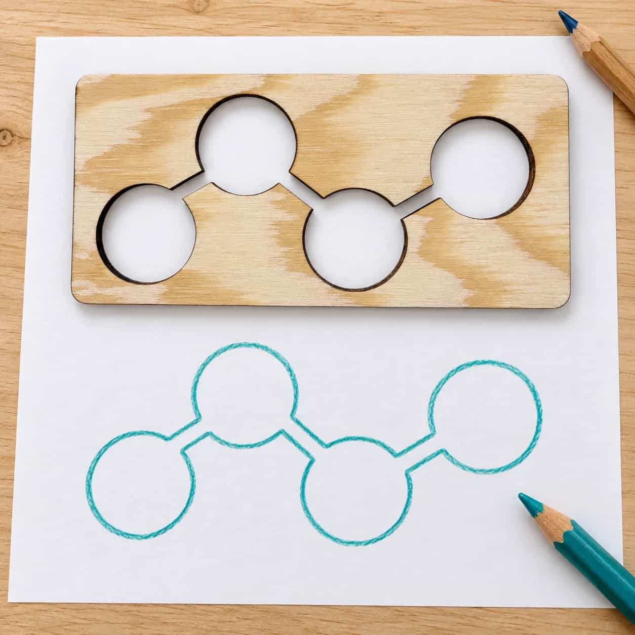 MINI-Graphomotorik-Schablone (ca. 15 cm) – Verbundene Kreise