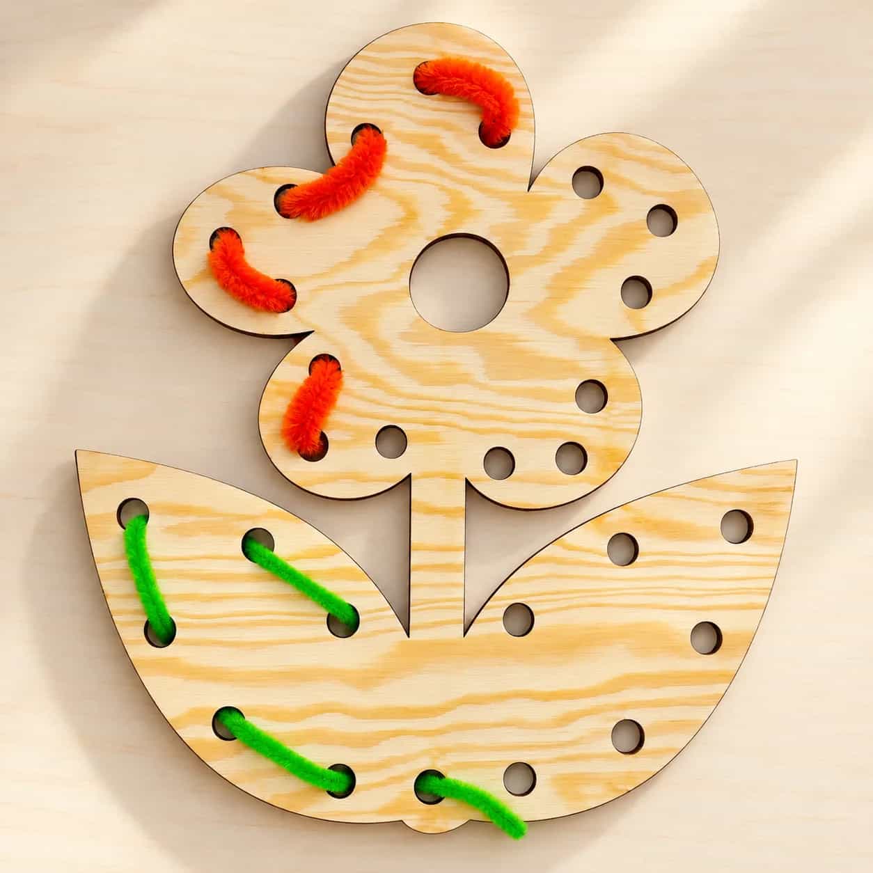 MaxiDots Fädelfigur aus Holz – Blume