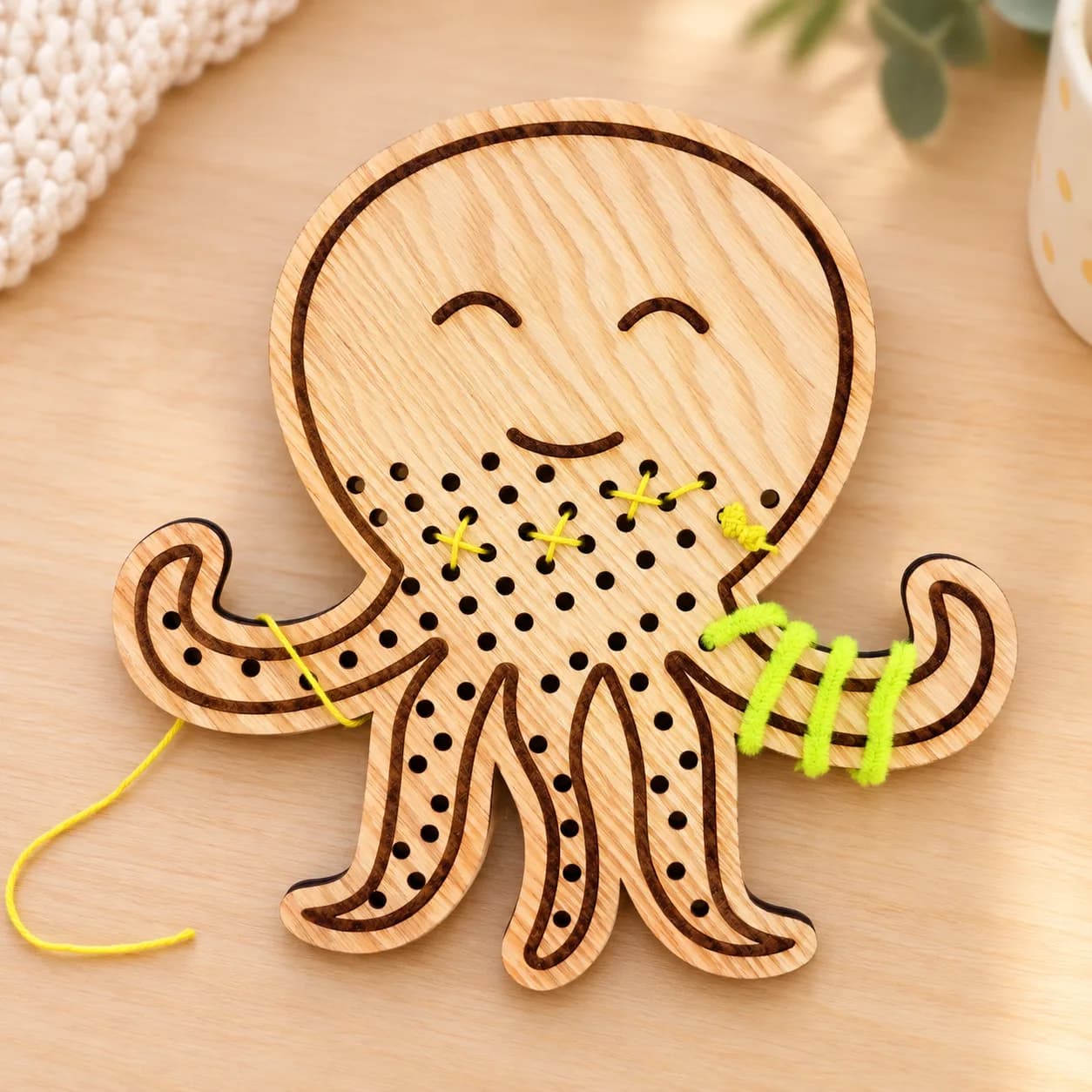 Holz-Fädelform MiniDots – Oktopus