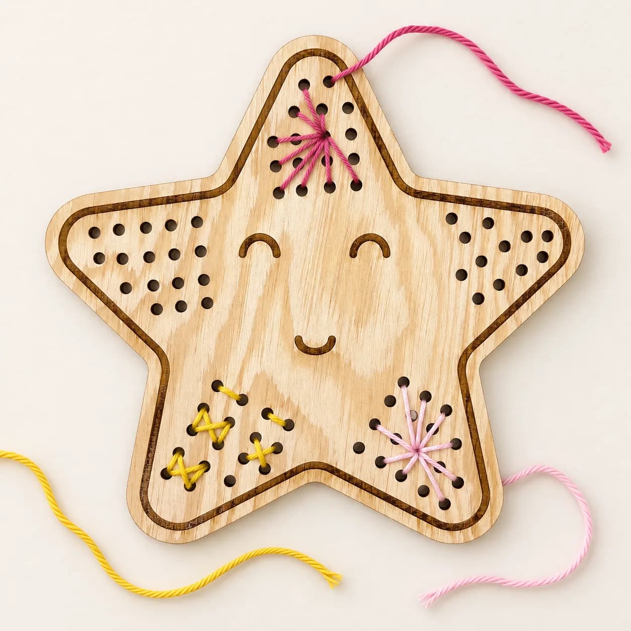 Holz-Fädelform MiniDots – Stern