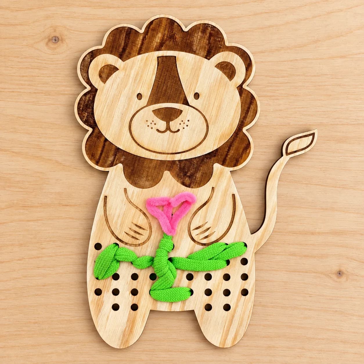 Holz-Fädelform MiniDots – Löwe