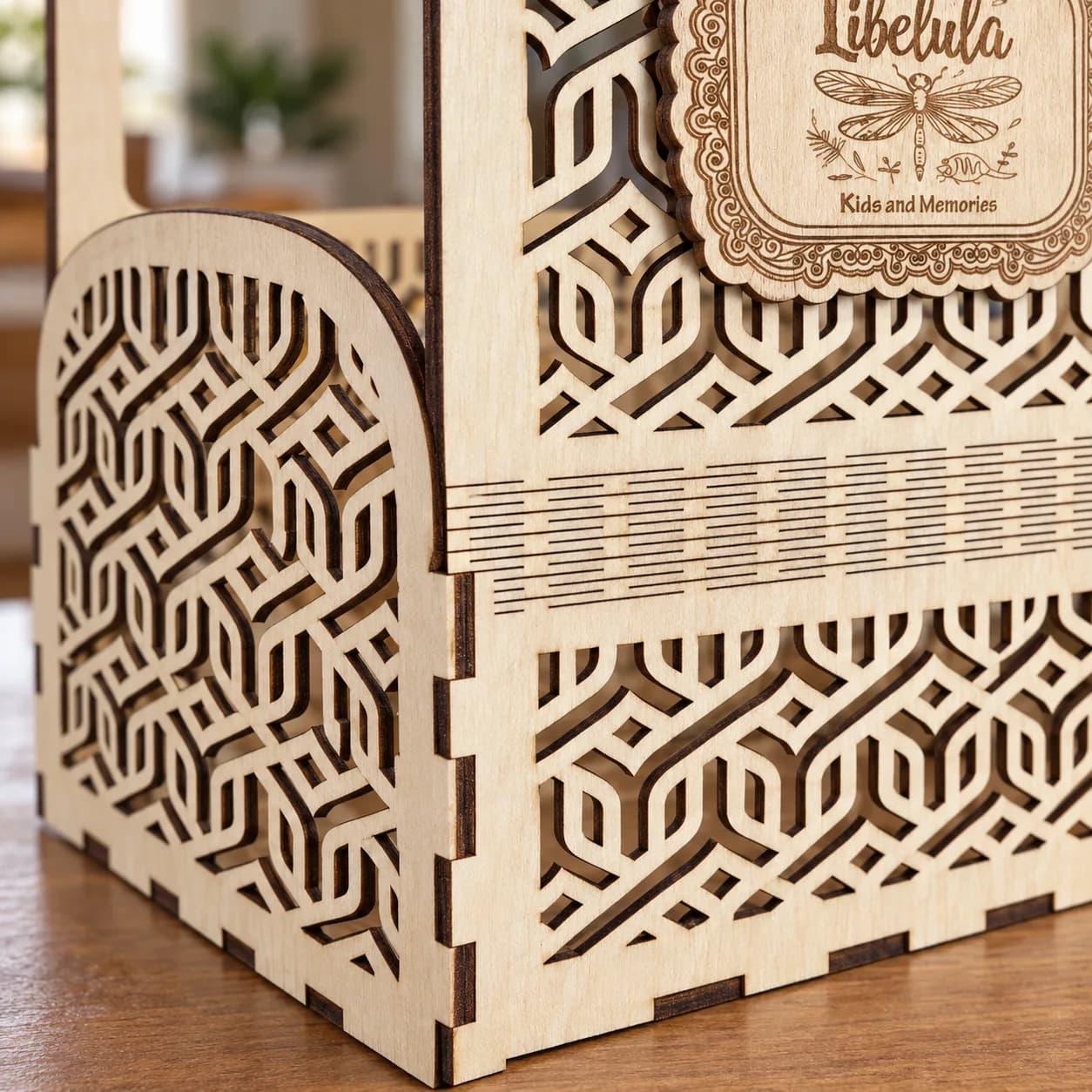 Geschenkkorb aus Holz – Korbgeflecht