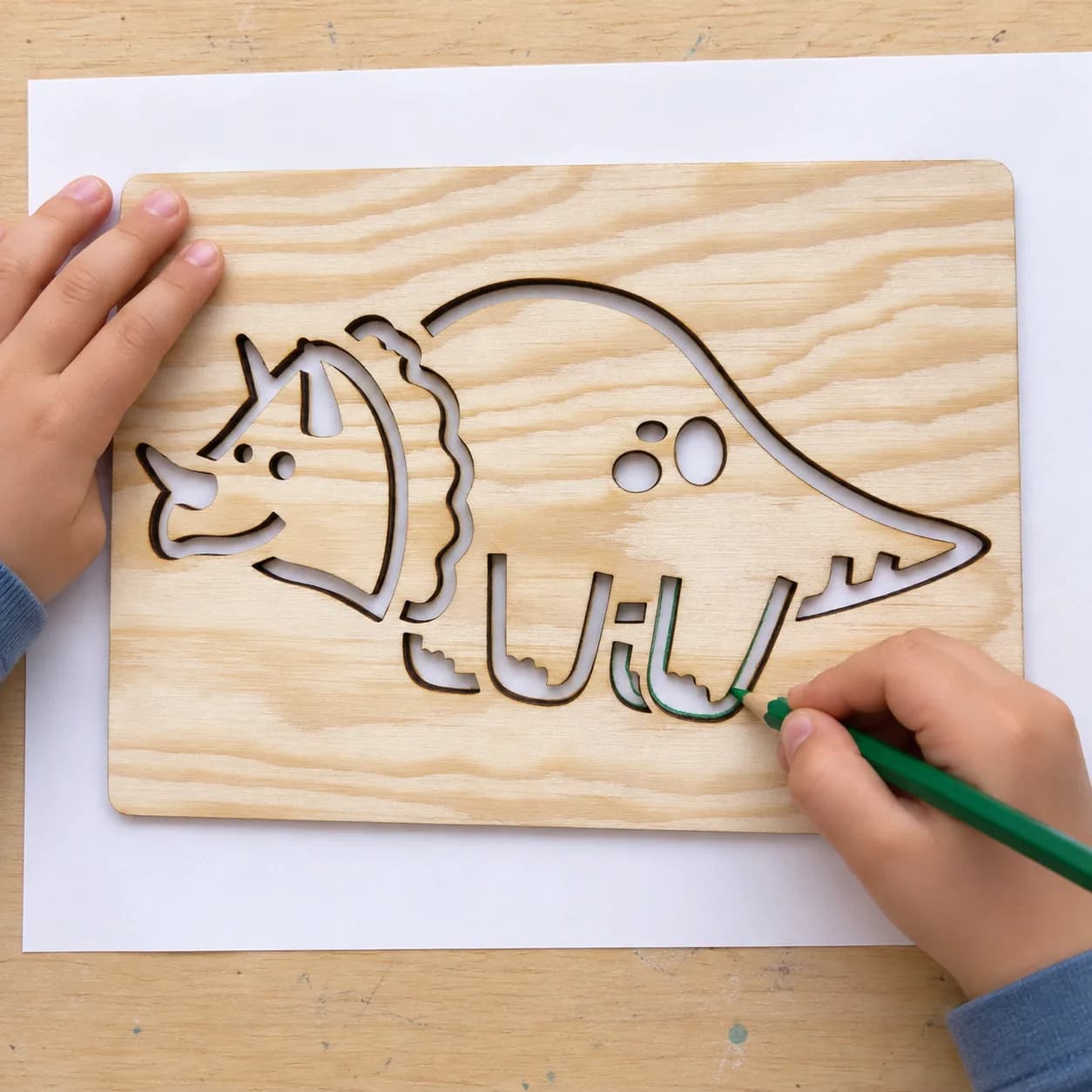 Pochoir à dessiner Dinosaures – Tricératops