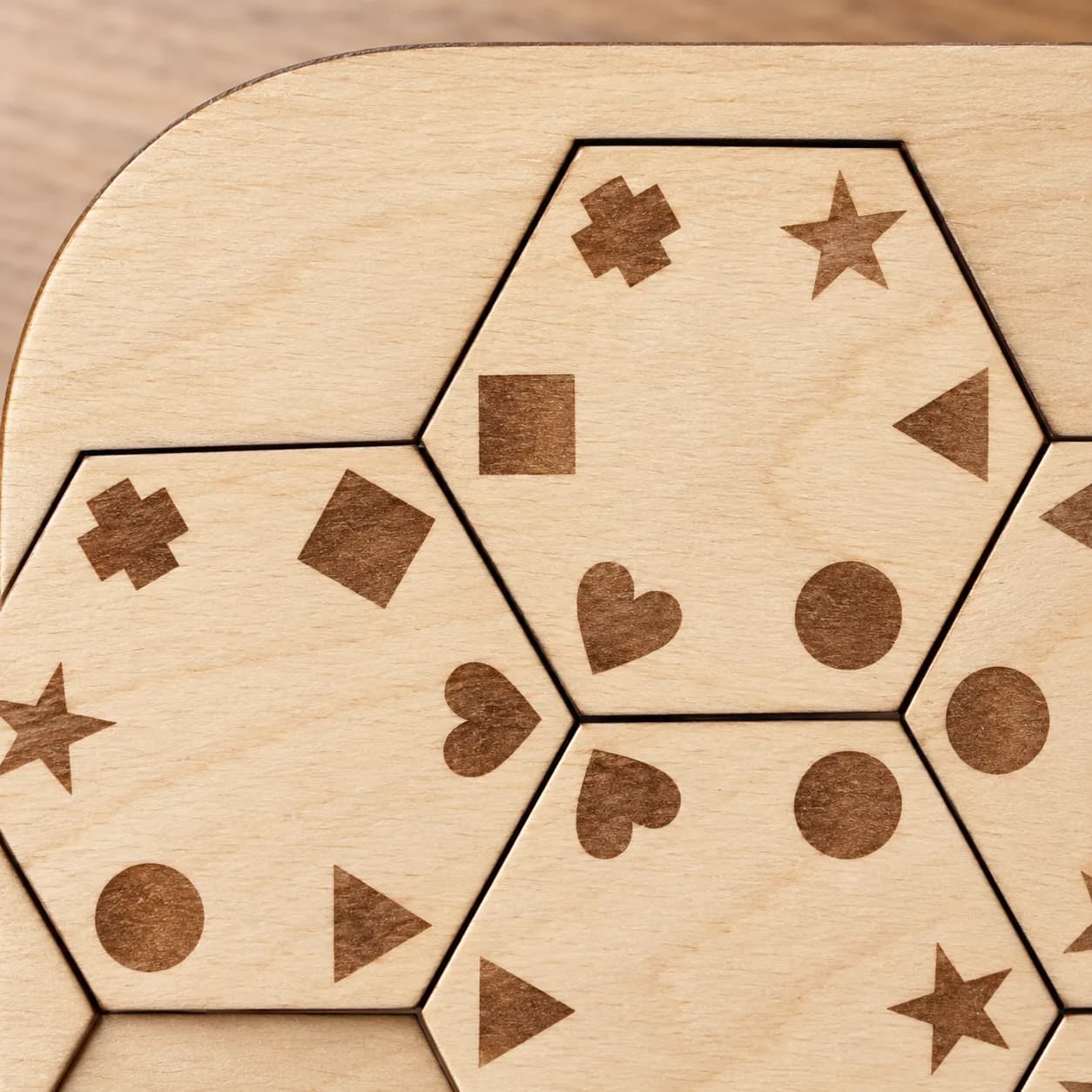 Holz-Logikpuzzle – Formen im Sechseck