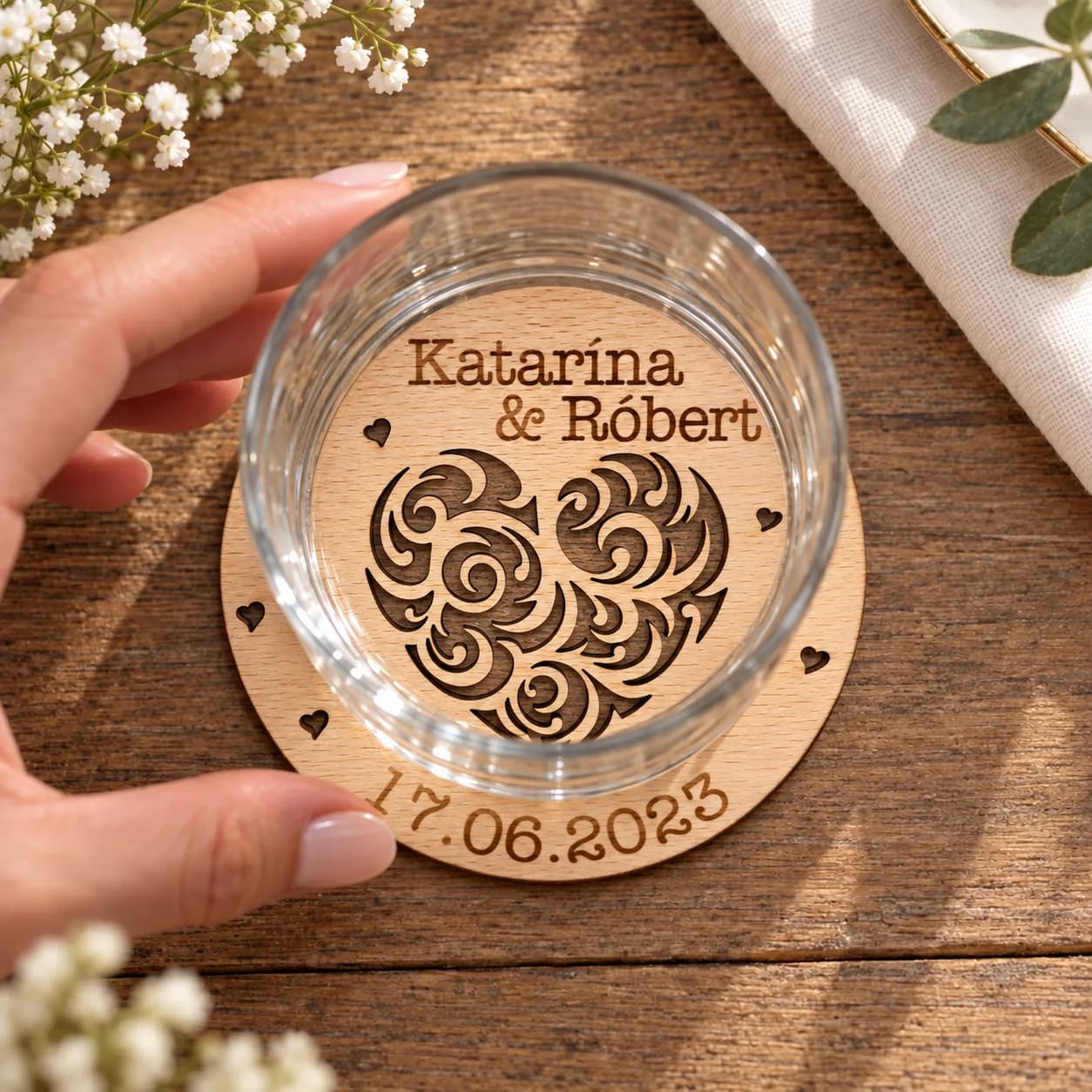 Sous-verres de mariage en bois avec prénom et date – modèle n° 10