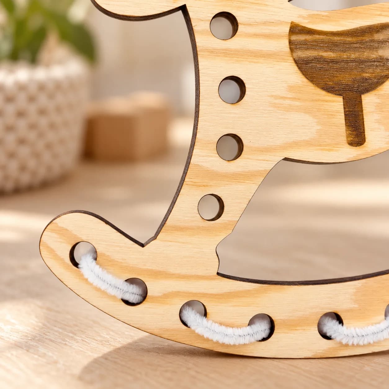 MaxiDots Fädelform aus Holz – Schaukelpferd