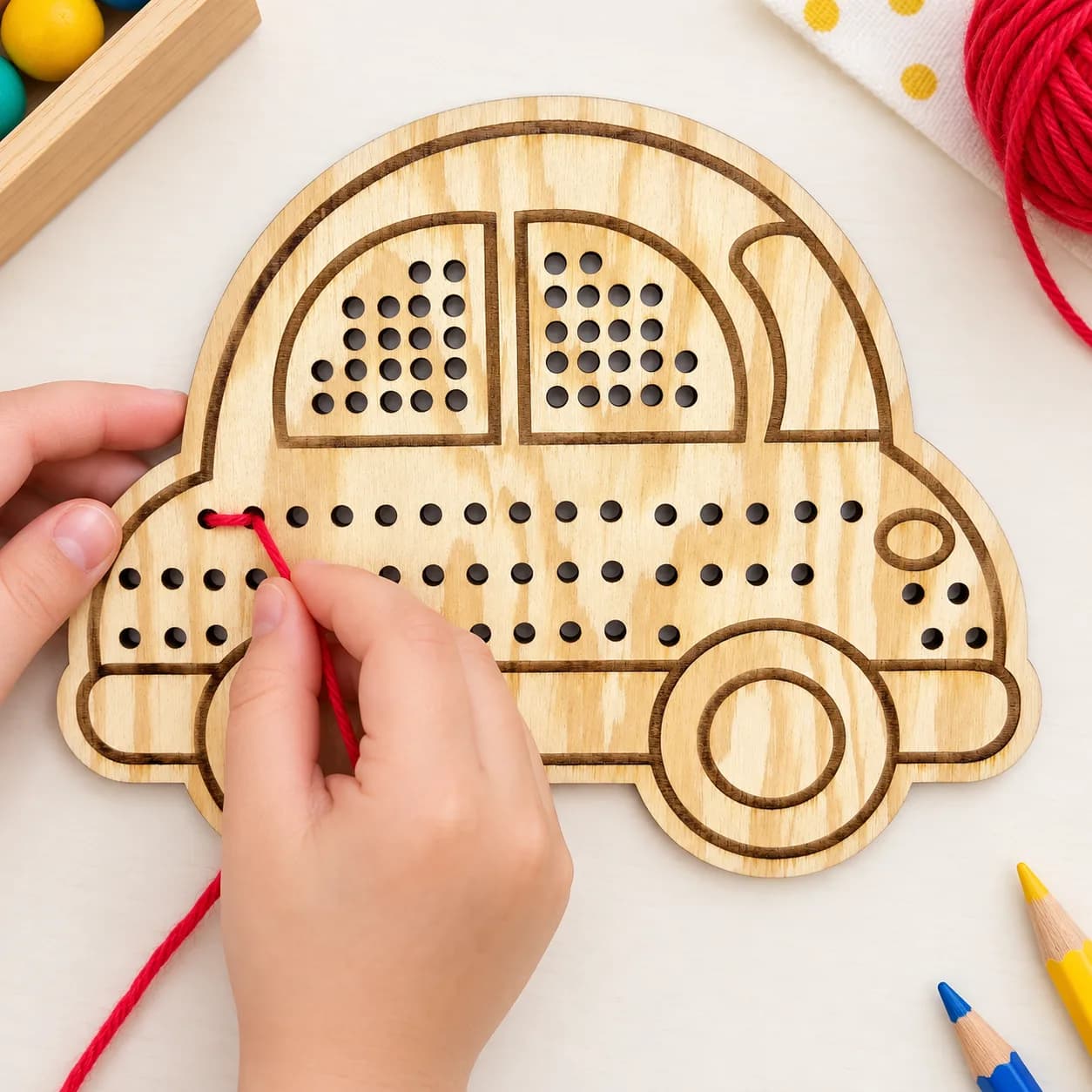 Forme en bois à lacer – MiniDots – Voiture