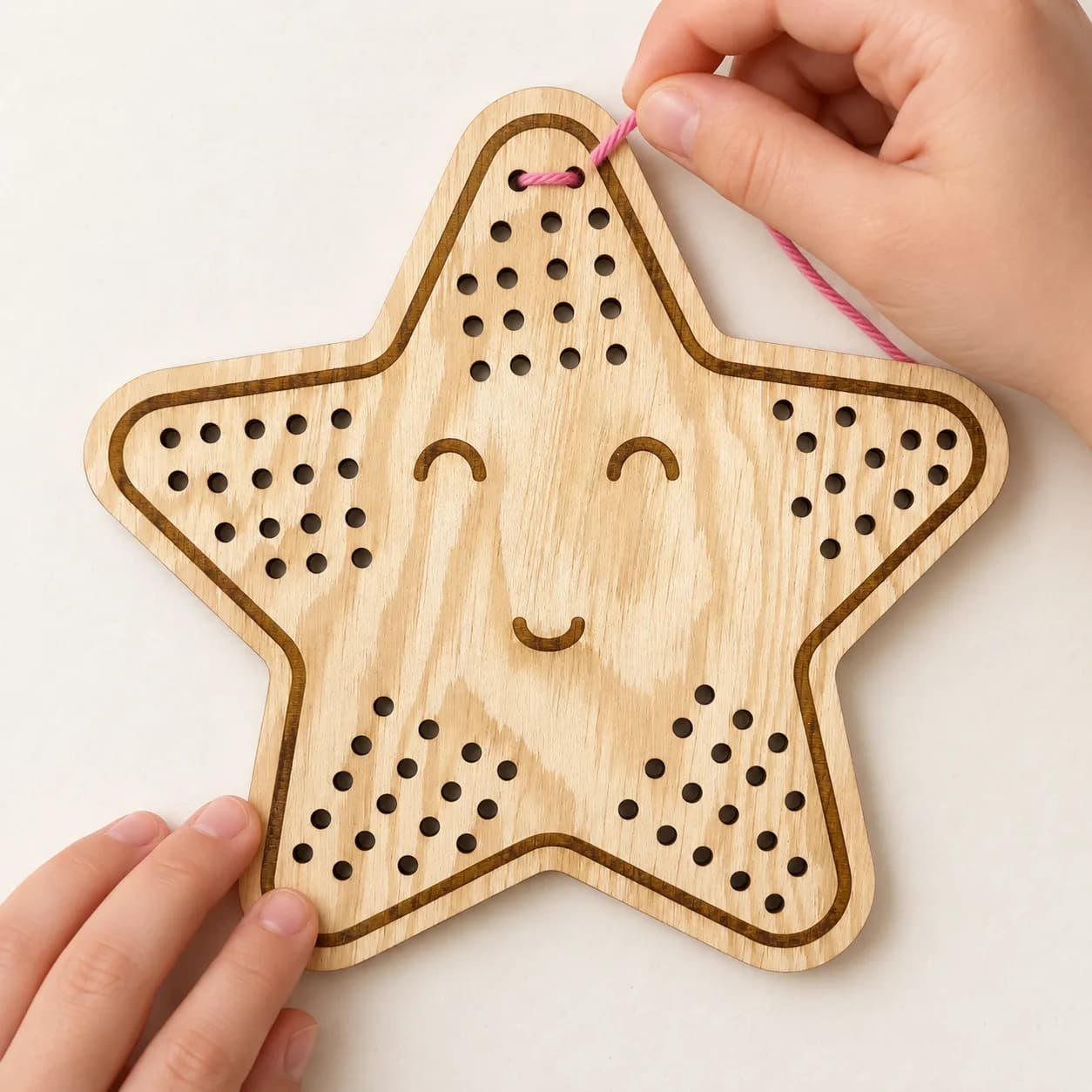Holz-Fädelform MiniDots – Stern