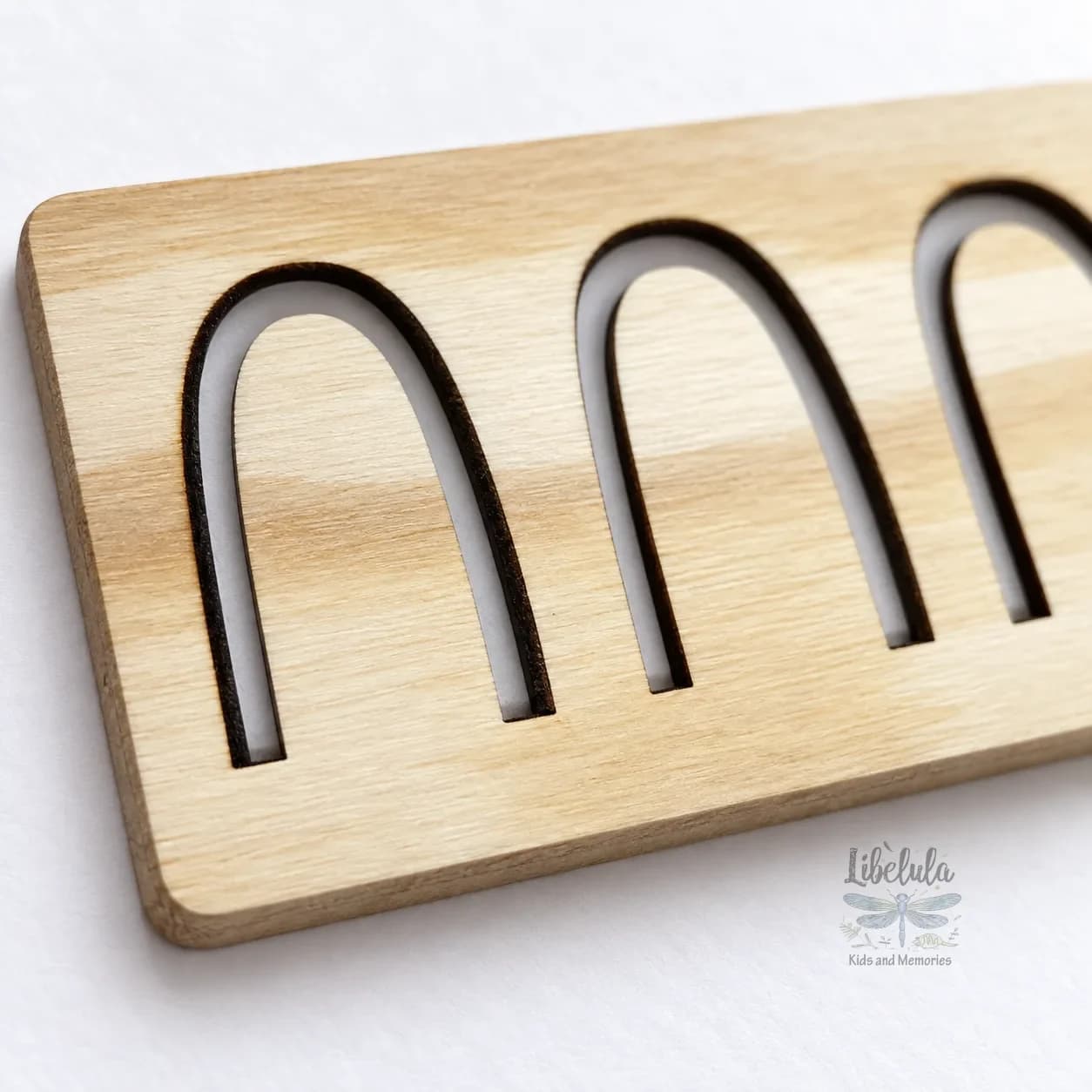 MINI grafomotorická šablóna (cca 15 cm) – Veľké oblúky