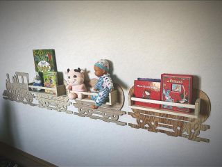 🚂 IKEA hack, ktorý rozžiari každú detskú izbičku! Premeníme obyčajnú BEKVÄM poličku z IKEA na čarovný vláčik! ✨📚🧸 Naša...