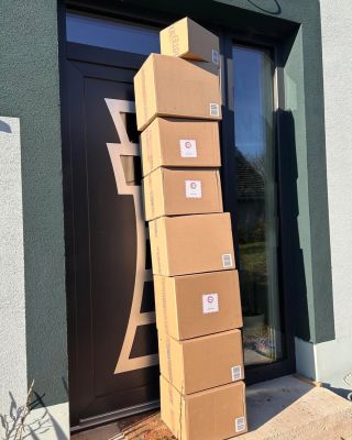 Ahaaa, kto k nám zavítal?! 😍📦 Nová vôňa dorazila! 🌿 Dnes sa naskladňujú čerstvé zásoby dōTERRA olejov a difuzérov – už...