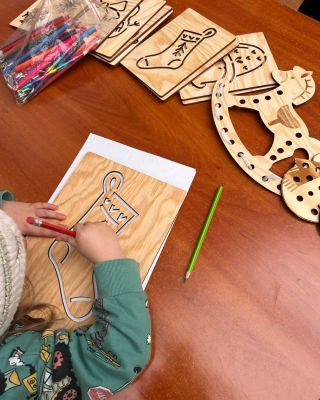 My tu už kreslíme 🥰😍 Čakáme Vás. Aj dospelých aj malých. #velkalomnica #tvorivevianoce #tvorivevianoce #hotelagro